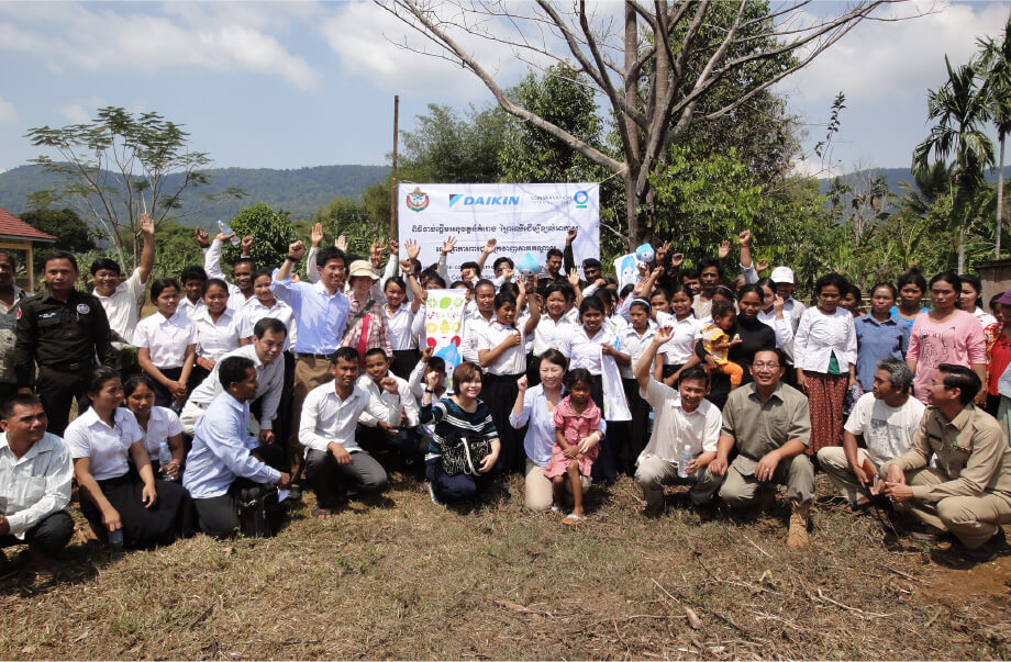 Picture of residents and volunteers
