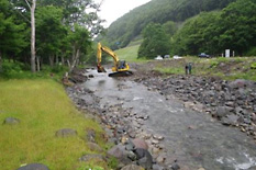Rocks were placed in order to return the river to its original state