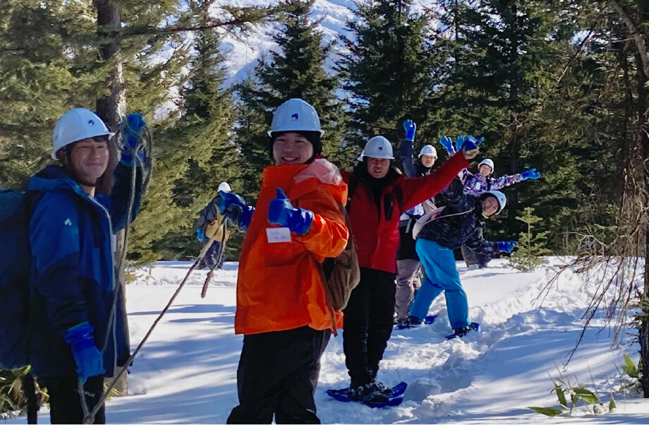 Images of volunteers